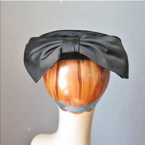 Vintage Black Hat with Bow Beret with bow Black